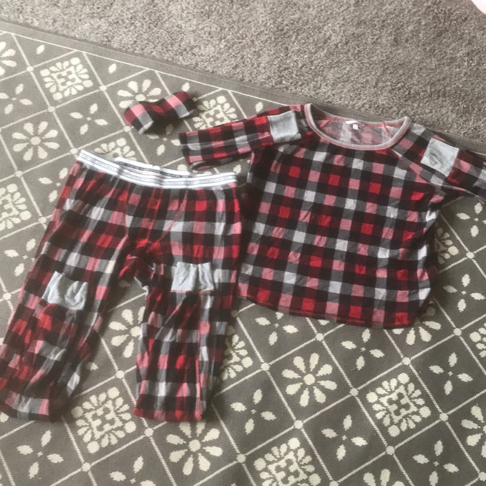 VICTORIAS SECRET - PAJAMA BUNDLE